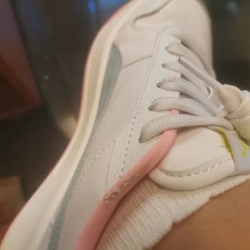 Az Kullanılan Ayakkabıda Kısa Sürede Yırtık Oluşması Ve Değişim Talebi