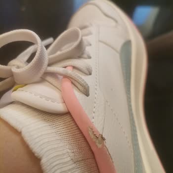 Az Kullanılan Ayakkabıda Kısa Sürede Yırtık Oluşması Ve Değişim Talebi