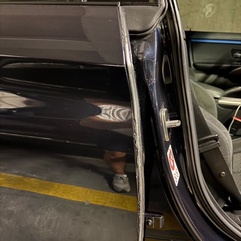 BMW 4 Serisi'nde Fitil Soyulması Ve Korozyon Riski