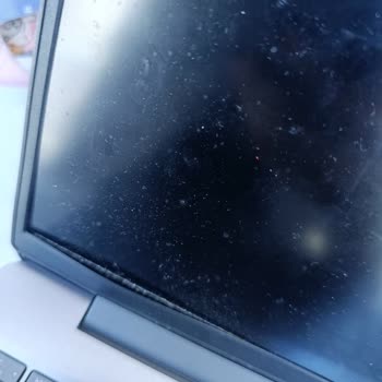 Lenovo Dizüstü Bilgisayarımda Ekran Çerçevesi Kısa Sürede Sorun Çıkardı