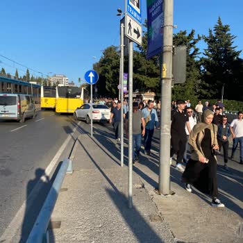 Şehitlik Durağı Tadilatı Aylardır İlerlemiyor Yaya Güvenliği Ve Ulaşım Riske Giriyor