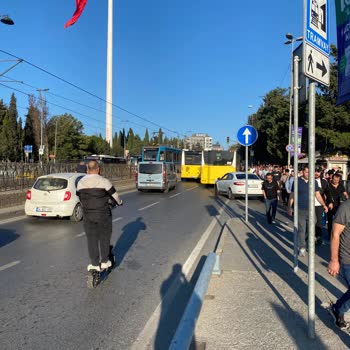 Şehitlik Durağı Tadilatı Aylardır İlerlemiyor Yaya Güvenliği Ve Ulaşım Riske Giriyor
