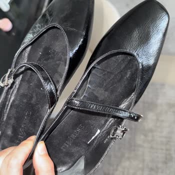 Sipariş Ettiğim Ayakkabı Teşhir Ürünü Olarak Gönderildi, İade Talep Ediyorum