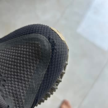Adidas Koşu Ayakkabısında Üretim Hatası Ve Yetersiz Müşteri Hizmeti