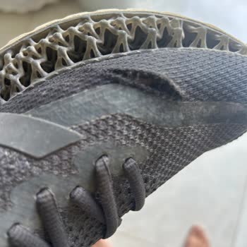 Adidas Koşu Ayakkabısında Üretim Hatası Ve Yetersiz Müşteri Hizmeti