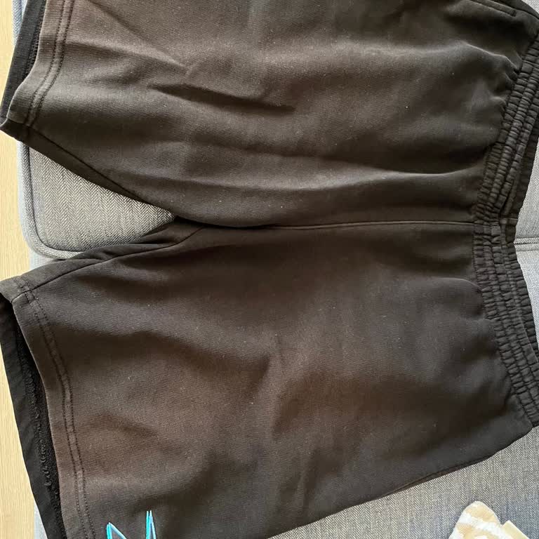 Reebok Şortta Kısa Sürede Oluşan Solma Ve Mağduriyet