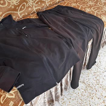 Eşofman Takımının Boyası Vücuda Geçiyor Ve Renk Değiştiriyor