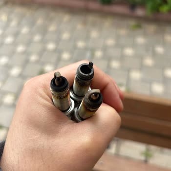 Renault Clio'da Ngk Buji Kaynaklı Motor Hasarı ve Yüksek Onarım Masrafı