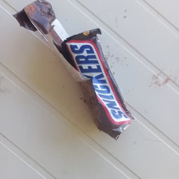 Son Kullanma Tarihi Geçmemiş Snickers'ta Küf Ve Bozukluk Şoku: Sağlığım Tehlikeye Girdi