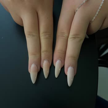 Protez Tırnak İşleminde İlgisizlik Ve Mağduriyet Yaşadık