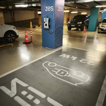 AVM Otoparkında Haksız Kısıtlama: ZES Şarj İstasyonuna Erişim Engelleniyor