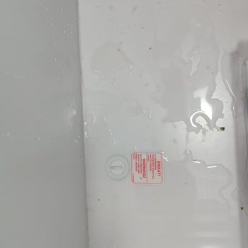 Yeni Aldığım Sandık Tipi Soğutucu Sürekli Su Topluyor Çözüm Sunulmuyor