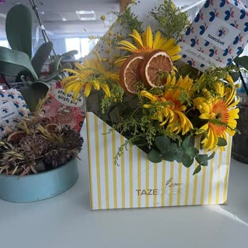 Geç Teslimat, Solmuş Çiçek Ve Yetersiz Müşteri Hizmeti Nedeniyle Mağduriyet