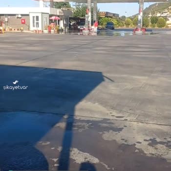 Aytemiz Akaryakıt Turgutlu Akçapınar Petrol'de Yıkama Tabancası Arabamın Ön Camını Kırdı!
