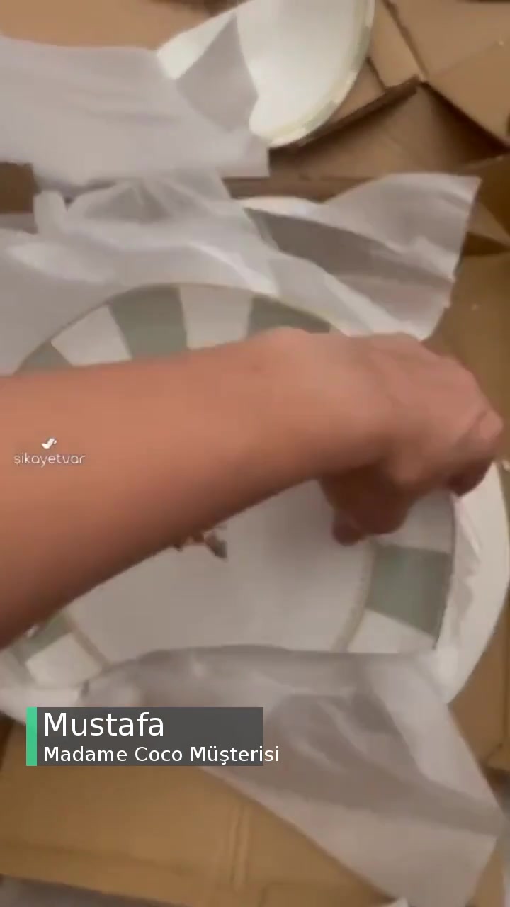 Madame Coco'dan Yemek Takımı Kırık Geldi videonun kapak resmi