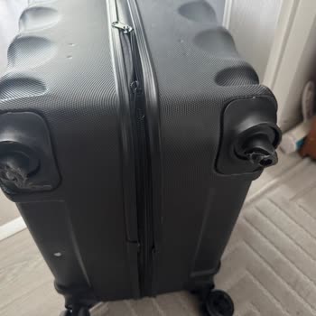 Uçuş Sonrası Valiz Hasarı Ve Yetersiz Müşteri Hizmetleri Nedeniyle Mağduriyet