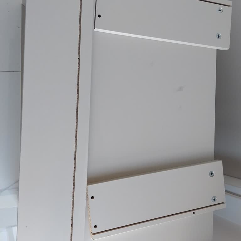 Aldığım Şifonyerin Montajında Eksiklik Ve Müşteri Hizmetlerinden Yetersiz Destek