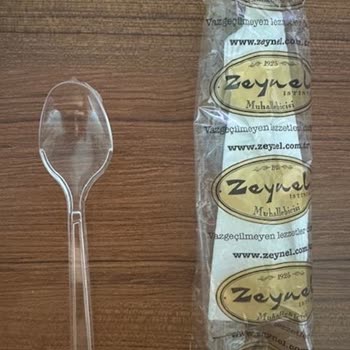 Plastik Kaşıktaki Çapak Yüzünden Ciddi Yaralanma Riski Yaşadım