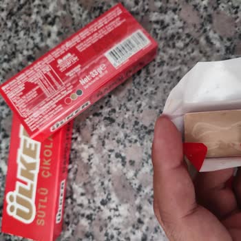 Aldığım Ülker Sütlü Çikolatalarda Bozulma ve Renk Değişimi Yaşadım