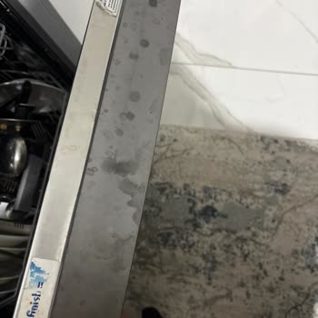Yeni Alınan Beyaz Eşyaların Saplarında Boya Akması Ve Servis İlgisizliği