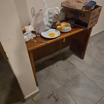Kötü Temizlik, Hijyen Sorunları Ve İlgisiz Personel Nedeniyle Hayal Kırıklığı Yaşadık