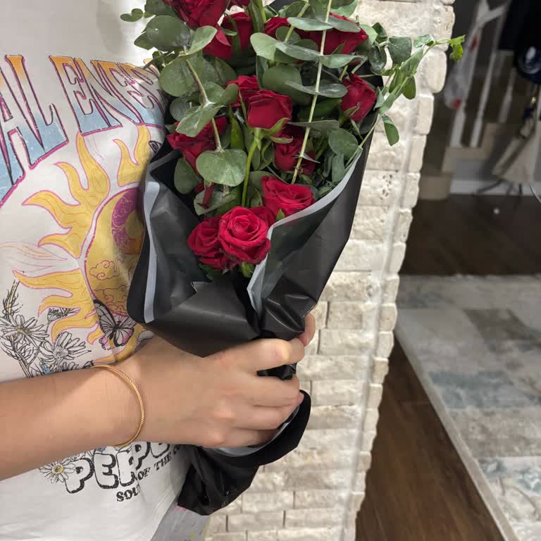 Yanıltıcı Ürün Teslimatı ve İletişim Sorunu Hakkında Şikayet