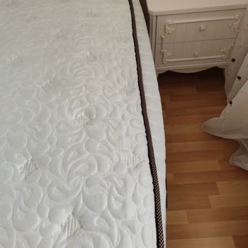 2 Yıl İçinde Çöken Yatak İçin Ücretli Servis Mağduriyeti