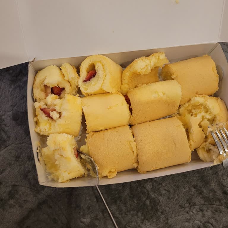 Aldığım Pastanın Ekşi Ve Bozuk Çıkması Mağduriyet Yarattı