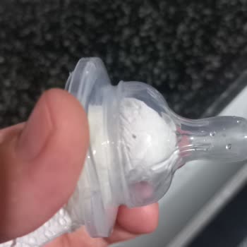 Wee Baby Biberonda Hijyen Sorunu Ve Akıntı Problemi