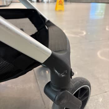 Bebek Arabam Uçuş Sonrası Kırık Ve Kullanılamaz Halde Teslim Edildi