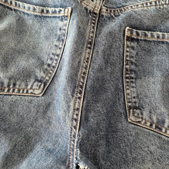 LCW Online Mağazasından Alınan Kot Pantolonlarda Kısa Sürede Kumaş Sorunu Ve Yırtılma