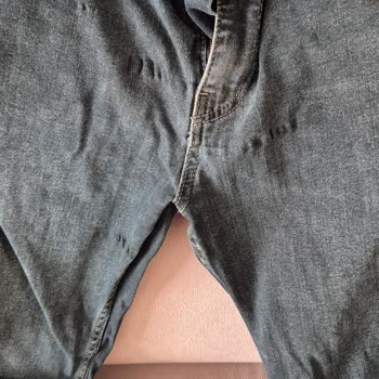 LCW Online Mağazasından Alınan Kot Pantolonlarda Kısa Sürede Kumaş Sorunu Ve Yırtılma