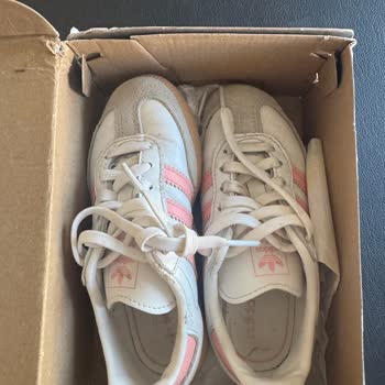 Adidas Aldığım Ayakkabı Kullanılmış Ve Kirli Çıktı Müşteri Hizmetleri Çözüm Sunmadı
