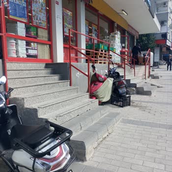 Şok Market Şubesinde Bebek Arabası Ve Engelliler İçin Erişim Sorunu