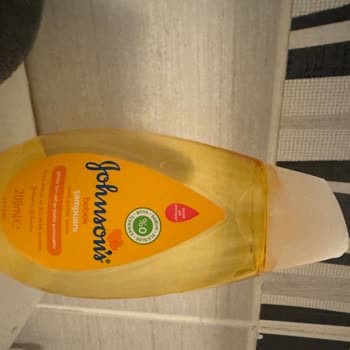 Bebek Şampuanında 'Göz Yakmaz' İddiası ve Göz Yanması Sorunu