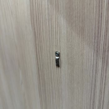 Deneme Kabininde Güvenlik İhmali: Kolum Yaralandı