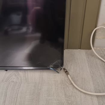 Yetkili Servis Hatası Sonucu Televizyonum Kırıldı, Çözüm Sunulmuyor