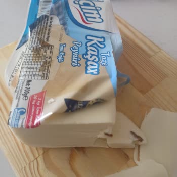 Taze Kaşar Peynirinde Yabancı Madde Sorunu Ve Para İadesi Talebi