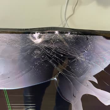 Kırık Teslim Edilen Televizyon İçin İki Haftadır Çözüm Bekliyorum