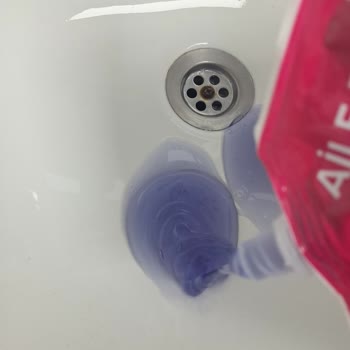 Palmolive Duschgel ungewöhnlich dickflüssig und ohne Schaumbildung