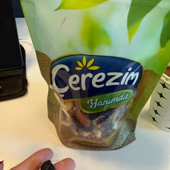 Kuruyemiş Paketinden Plastik Parça Çıktı: Sağlık Riski Ve Güven Kaybı