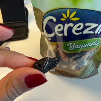 Kuruyemiş Paketinden Plastik Parça Çıktı: Sağlık Riski Ve Güven Kaybı