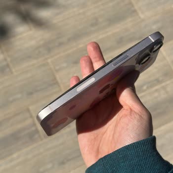 İphone 13 Pil Şişmesi Sonrası Ekran Ayrıldı Garanti Süresi Yeni Doldu