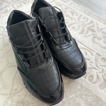 Ayakkabı Senin'den Aldığım Ürün Hem Kalitesiz Hem De Yanlış Numara Gönderildi!