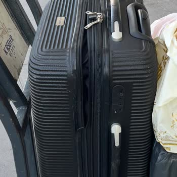 Kamil Koç Otobüsünde Valizim Köpek Tarafından Parçalandı, Mağduriyetim Giderilmiyor