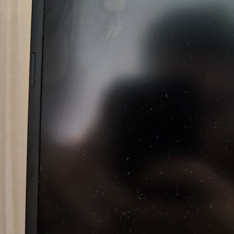 Teknik Servis Sonrası Ekranda Oluşan Kırık İçin Çözüm Sunulmadı