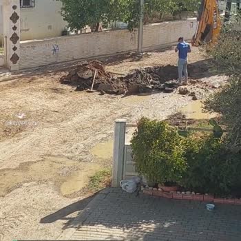 Antalya Büyükşehir Belediyesi Sürekli Su Patlağı Olan Yerin Kesin Çözümle Yapılması
