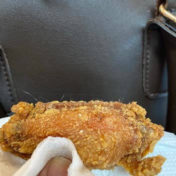 Popeyes Tavukta Kıl Hijyen Skandalı Ve Yetersiz Çözüm