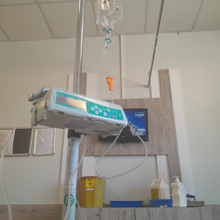 Antalya Eğitim Araştırma Hastanesi Alerjik Reaksiyona Rağmen İlacın Hızlı Verilmesi Ve İlgisizlik