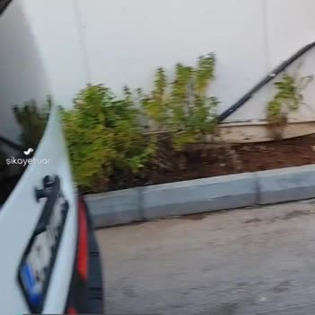 Petrol Ofisi Otomatik Araba Yıkama Makinesi Arka Silgiyi Kırdı
